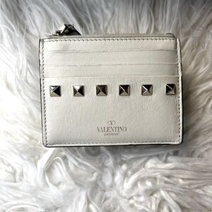 VALENTINO GARAVANI
Leather Rockstud Coin and Card Holder